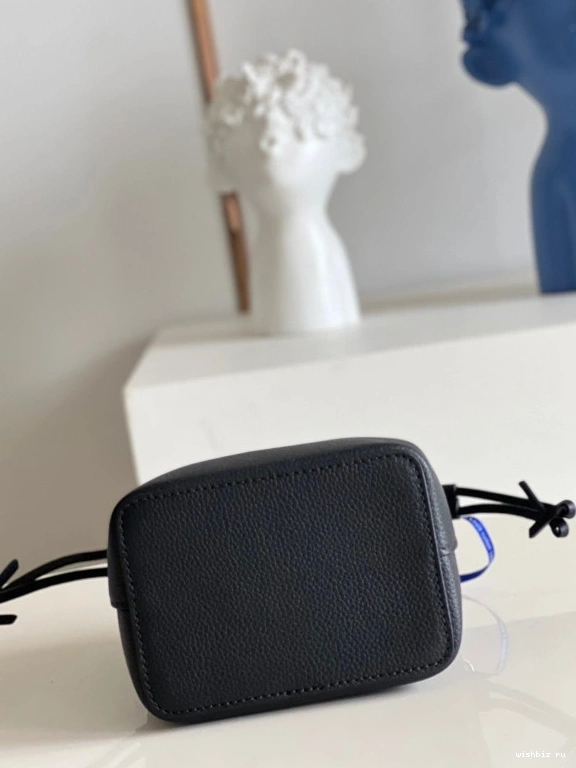 WIS LOCKME VUITTON NANO LOUIS BUCKET 1103